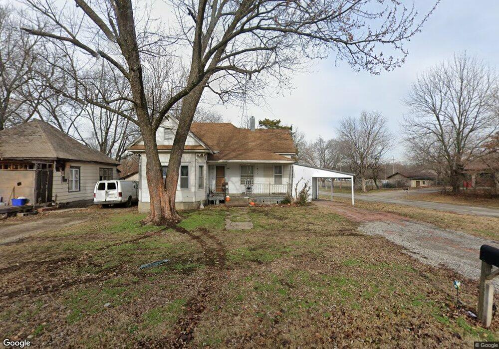 1605 Gabriel Ave, Parsons, KS 67357 - photo 1