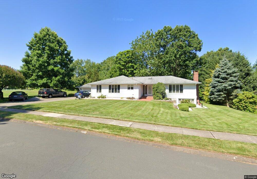 51 Carriage Hill Dr, Wethersfield, CT 06109 - photo 1