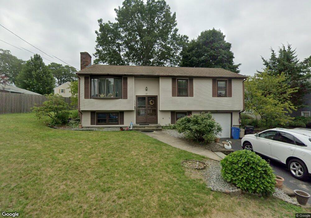 80 Versailles St, Cranston, RI 02920 - photo 1