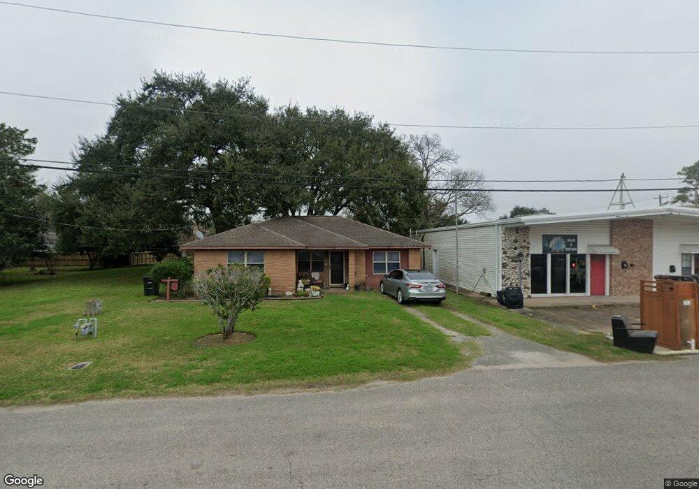 613 Dula St, Alvin, TX 77511 - photo 1