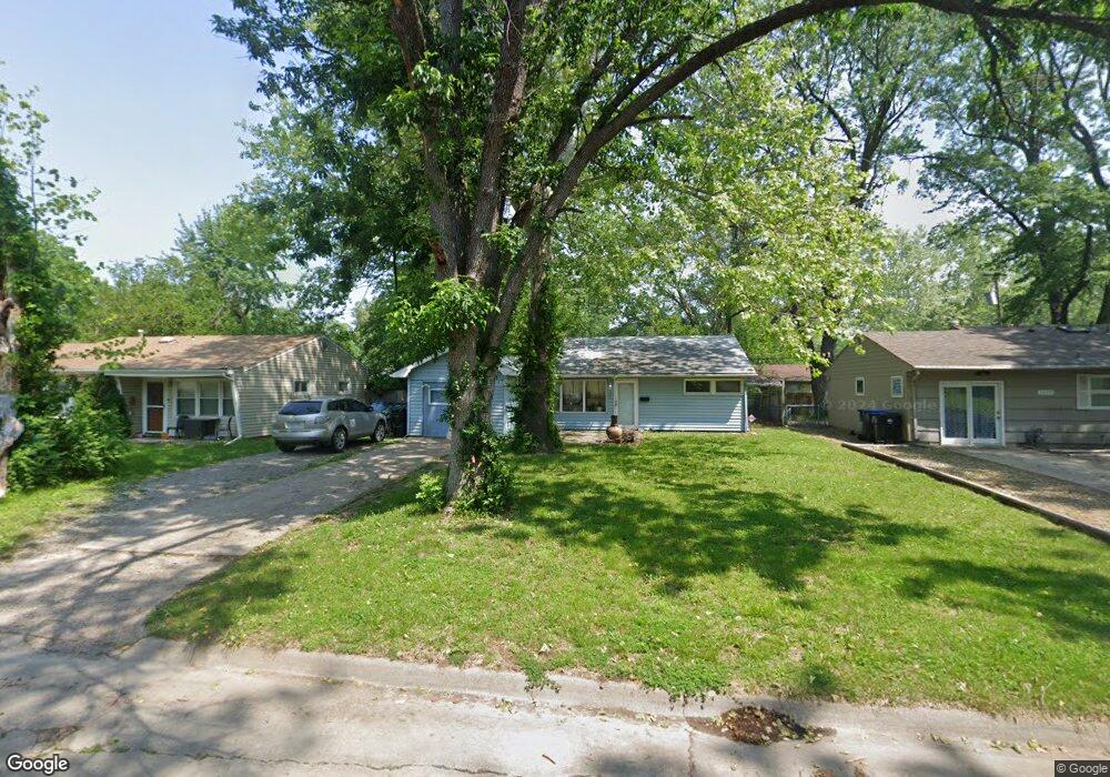 1528 SW 24th St, Topeka, KS 66611 - photo 1