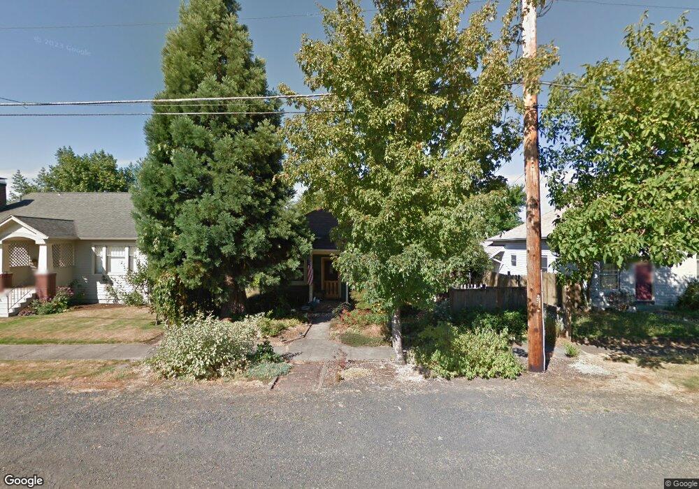539 N Kutch St, Carlton, OR 97111 - photo 1