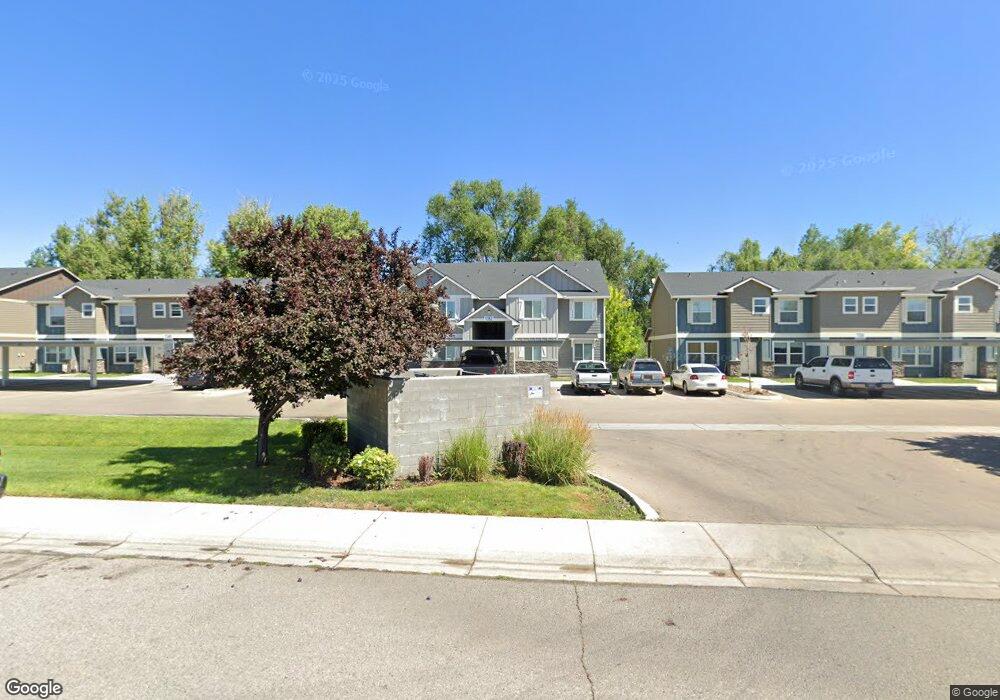 1352 S Edgewater Cir, Nampa, ID 83686 - photo 1