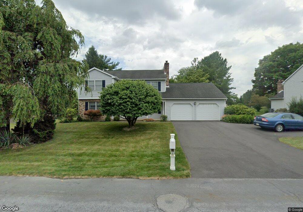 4635 Hillview Dr, Nazareth, PA 18064 - photo 1