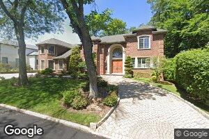 9 Loretta Ct, Englewood Cliffs, NJ 07632