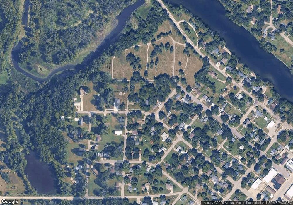 433 W Prospect St, Shell Rock, IA 50670 - photo 1