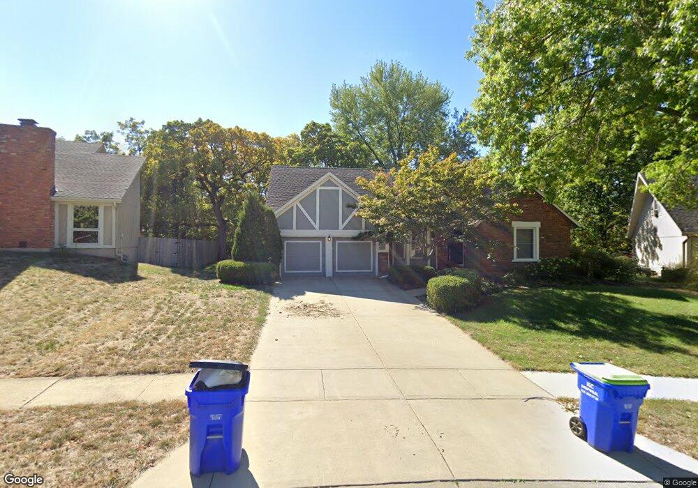 6923 Hallet Dr, Shawnee, KS 66216 - photo 1