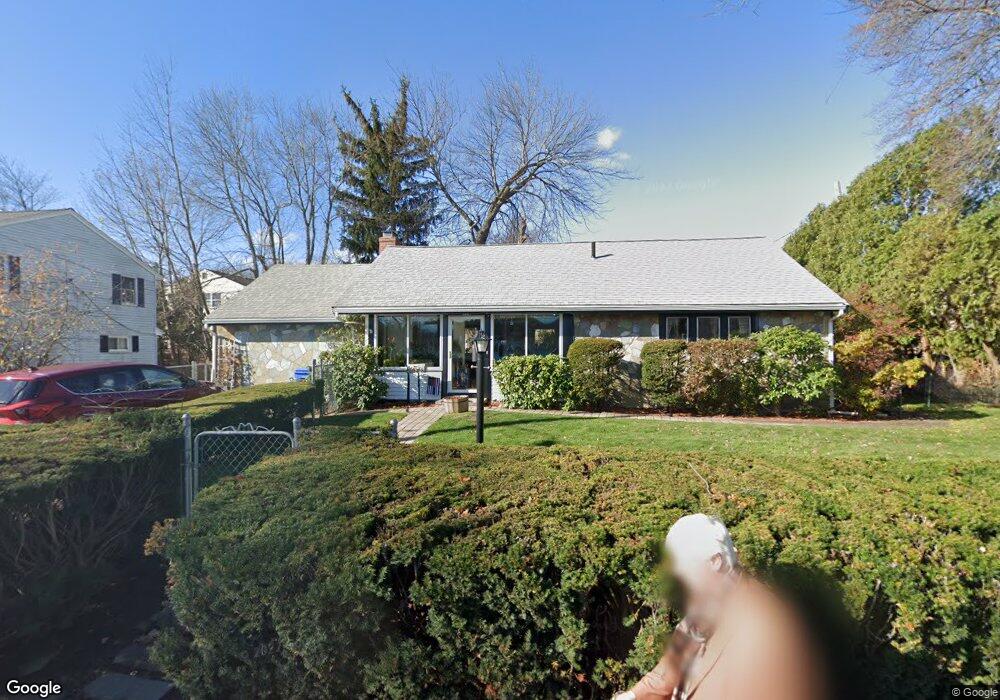 174 Lakeview Ave, Waltham, MA 02451 - photo 1