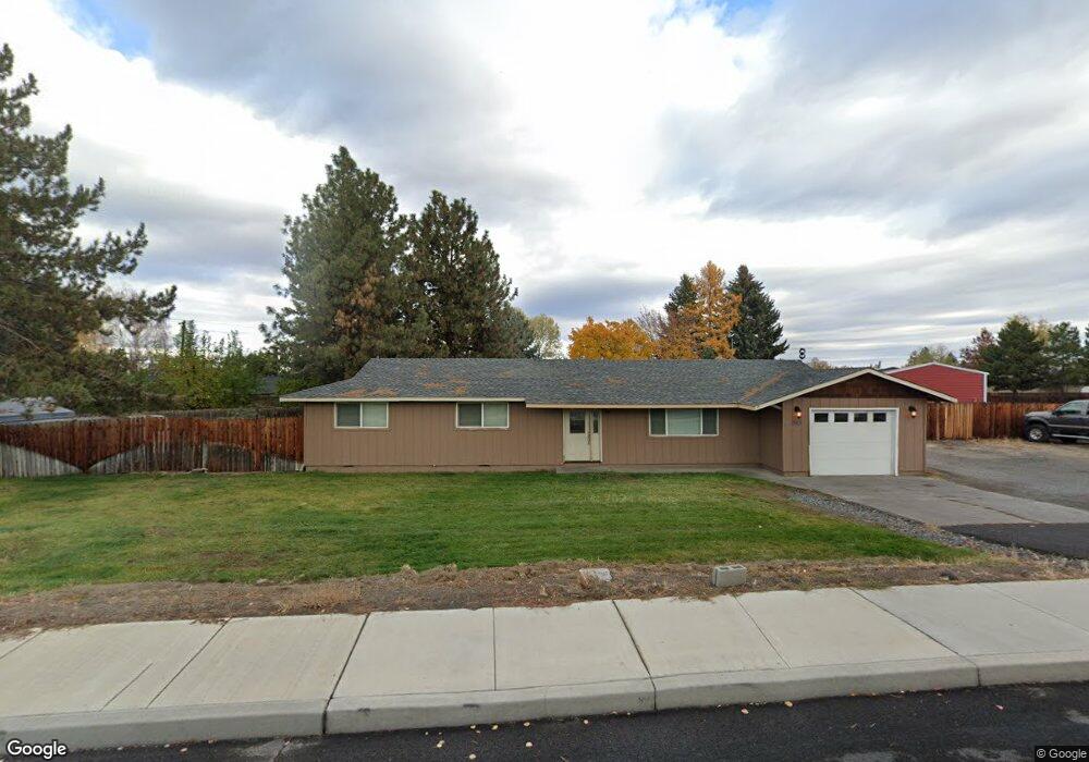 2615 SW Yew Ave, Redmond, OR 97756 - photo 1