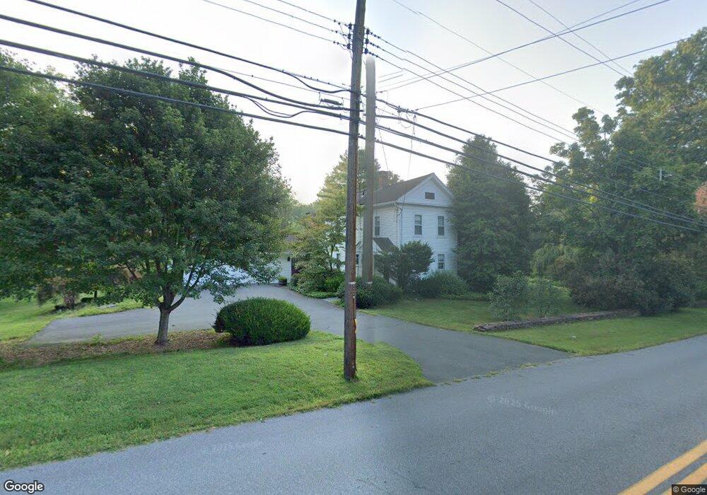 8 Duncaster Rd, Bloomfield, CT 06002 - photo 1