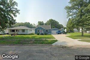605 E Iowa Ave, George, IA 51237