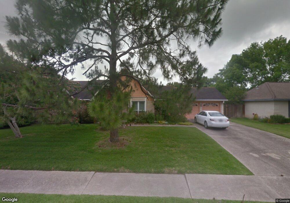 906 Sandringham Dr, Friendswood, TX 77546 - photo 1