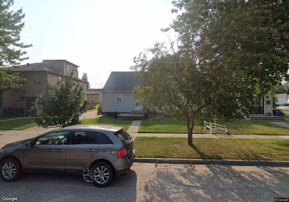 808 8th Ave SE, Jamestown, ND 58401 - photo 1