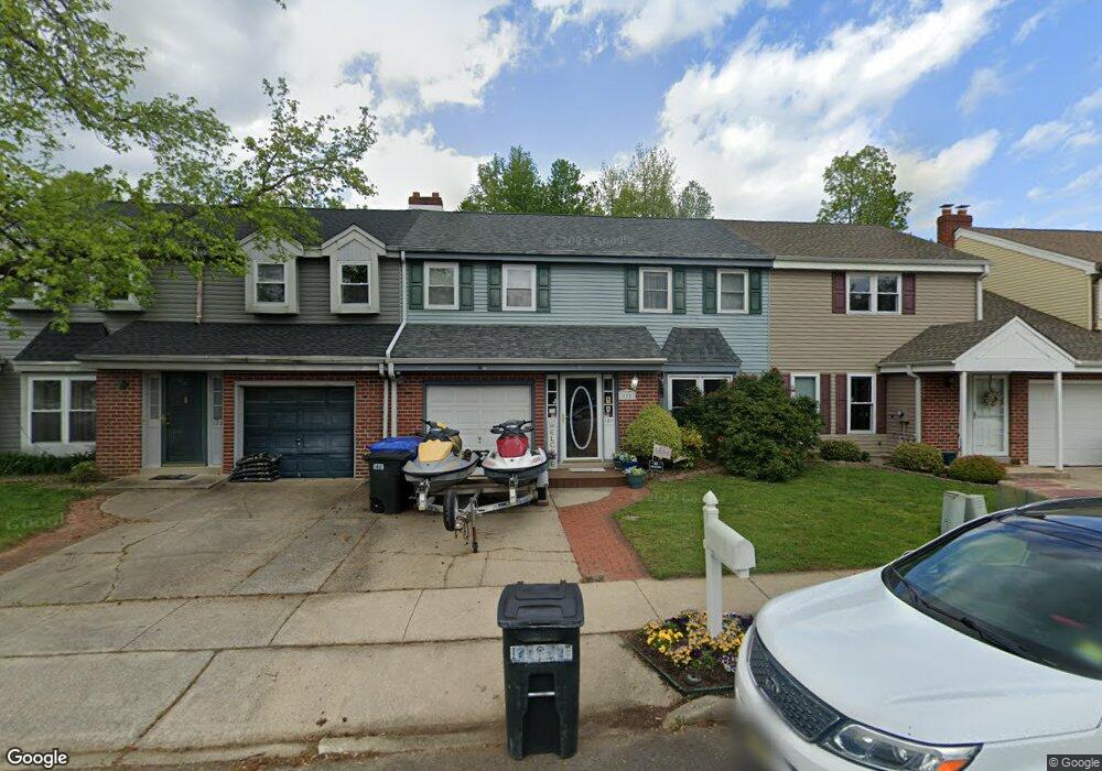 121 Carleton Ln, Mount Laurel, NJ 08054 - photo 1