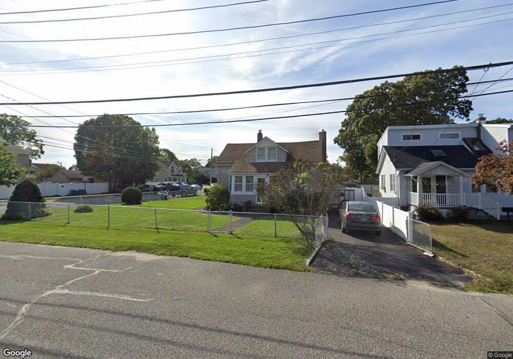 226 Ferndale Blvd, Islip, NY 11751 - photo 1