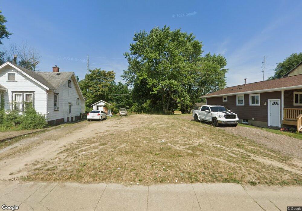 1927 Harrisburg Rd NE, Canton, OH 44705 - photo 1