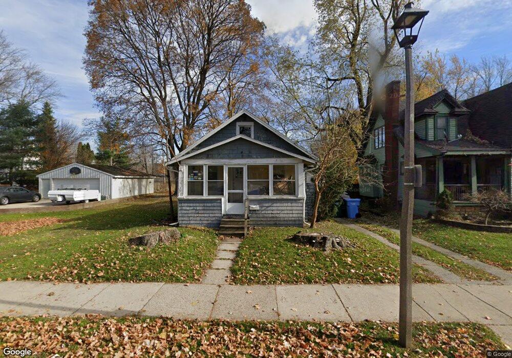 2519 Clifton Ave, Lansing, MI 48910 - photo 1