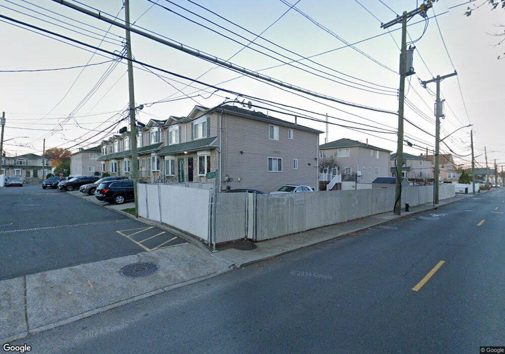 15 Guinevere Ln, Staten Island, NY 10310 - photo 1