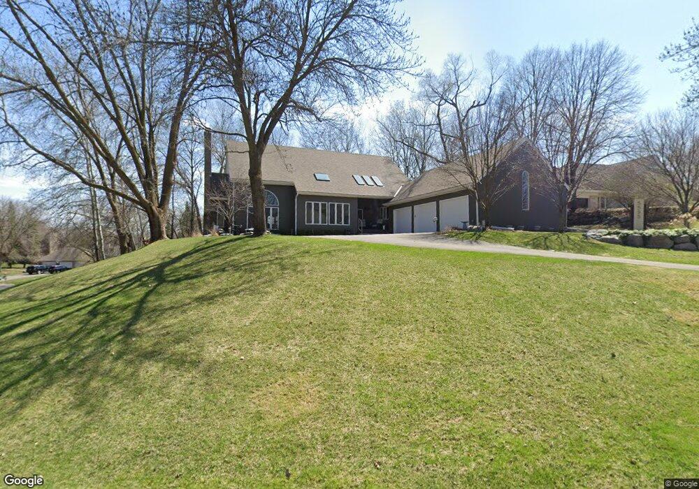 5595 5595 Waterford Cir, Shorewood, MN 55331 - photo 1