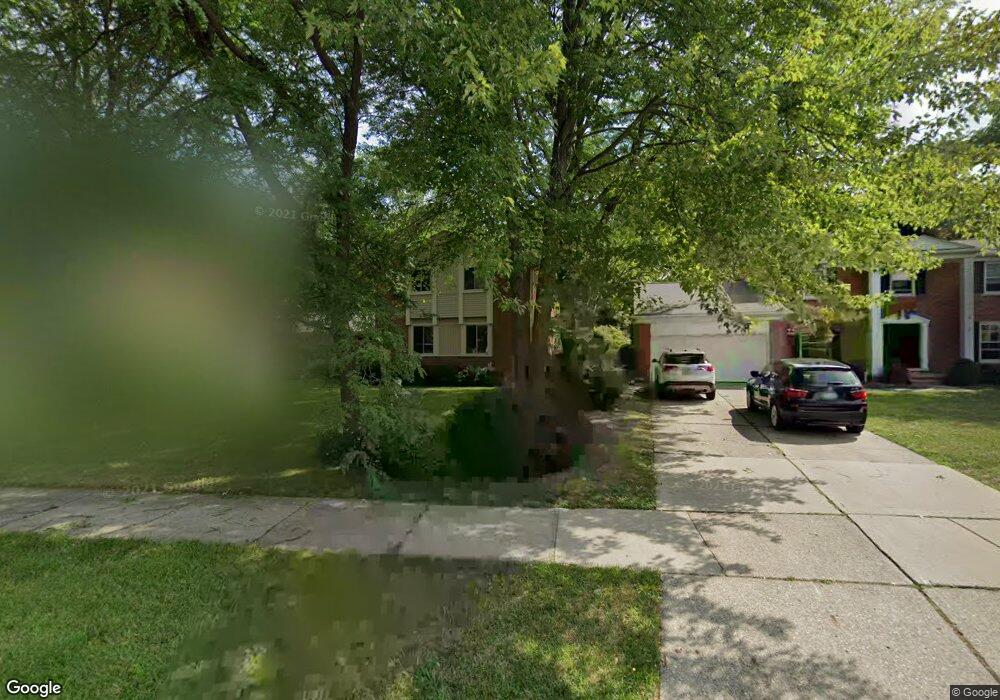 516 Lakepointe St, Grosse Pointe Park, MI 48230 - photo 1