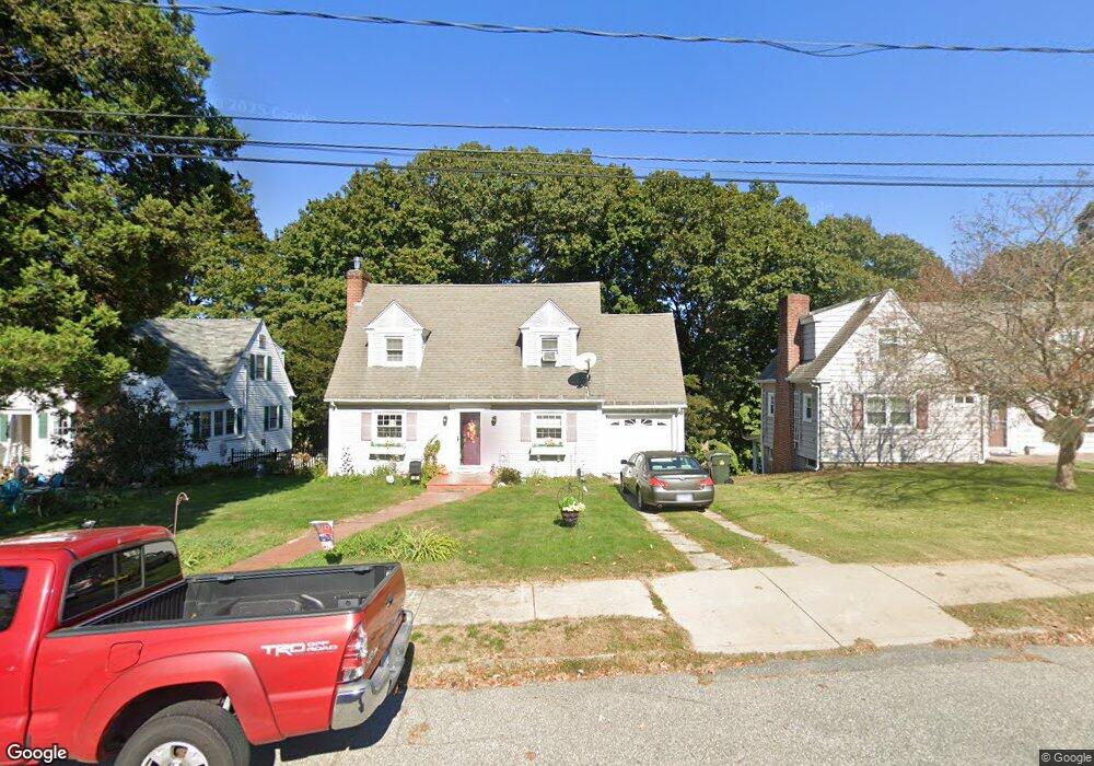 35 Crest St, New London, CT 06320 - photo 1