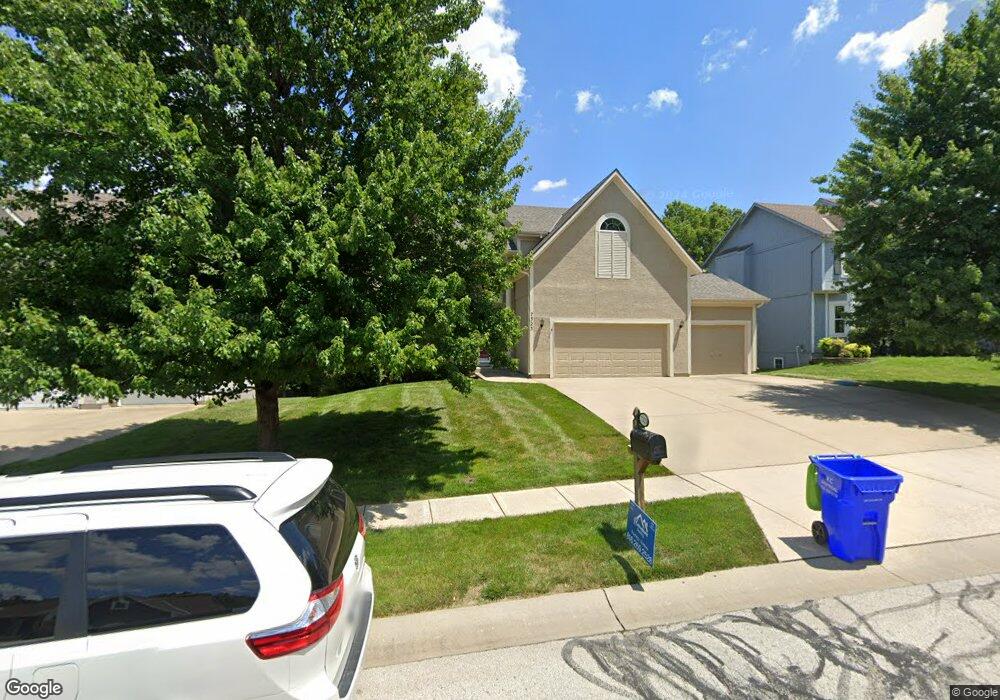 7323 Charles St, Shawnee, KS 66216 - photo 1