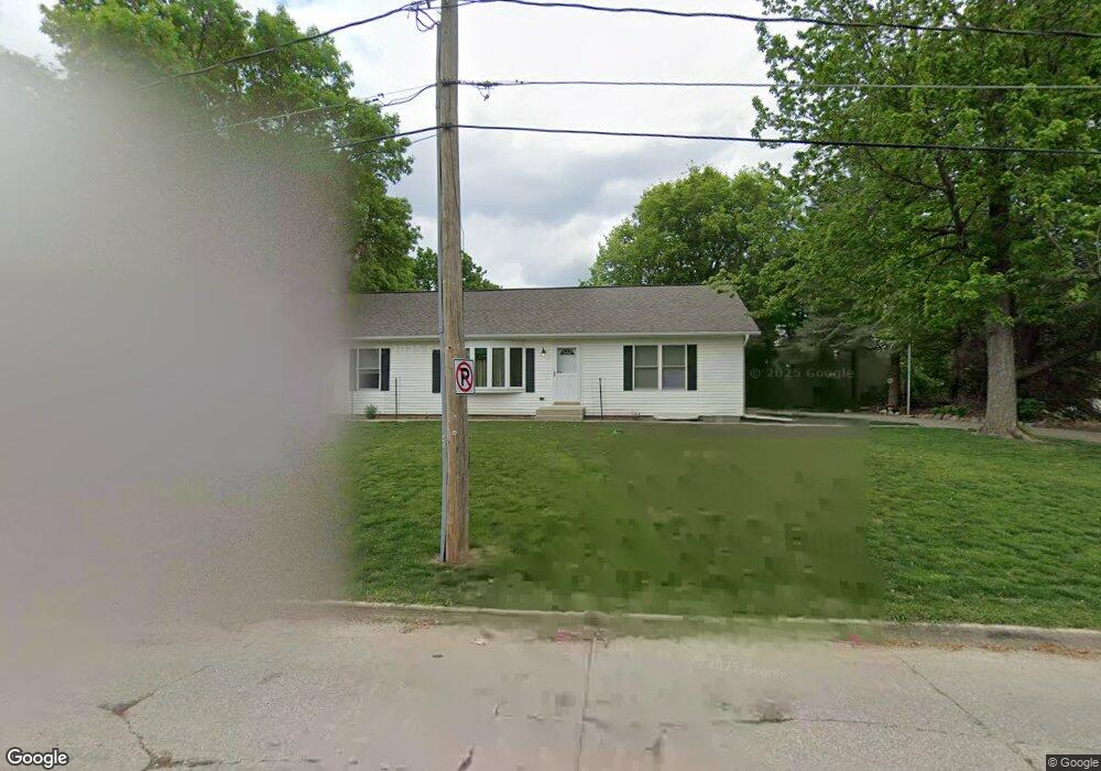 712 Pioneer Rd, Des Moines, IA 50315 - photo 1