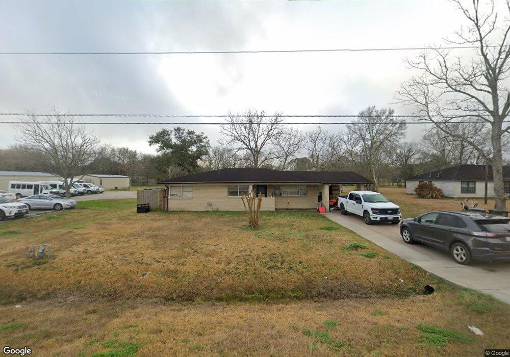 2605 W Dumble St, Alvin, TX 77511 - photo 1