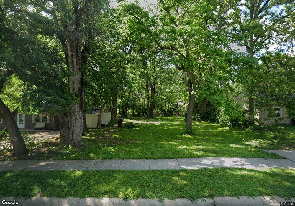 324 SE 34th St, Topeka, KS 66605 - photo 1