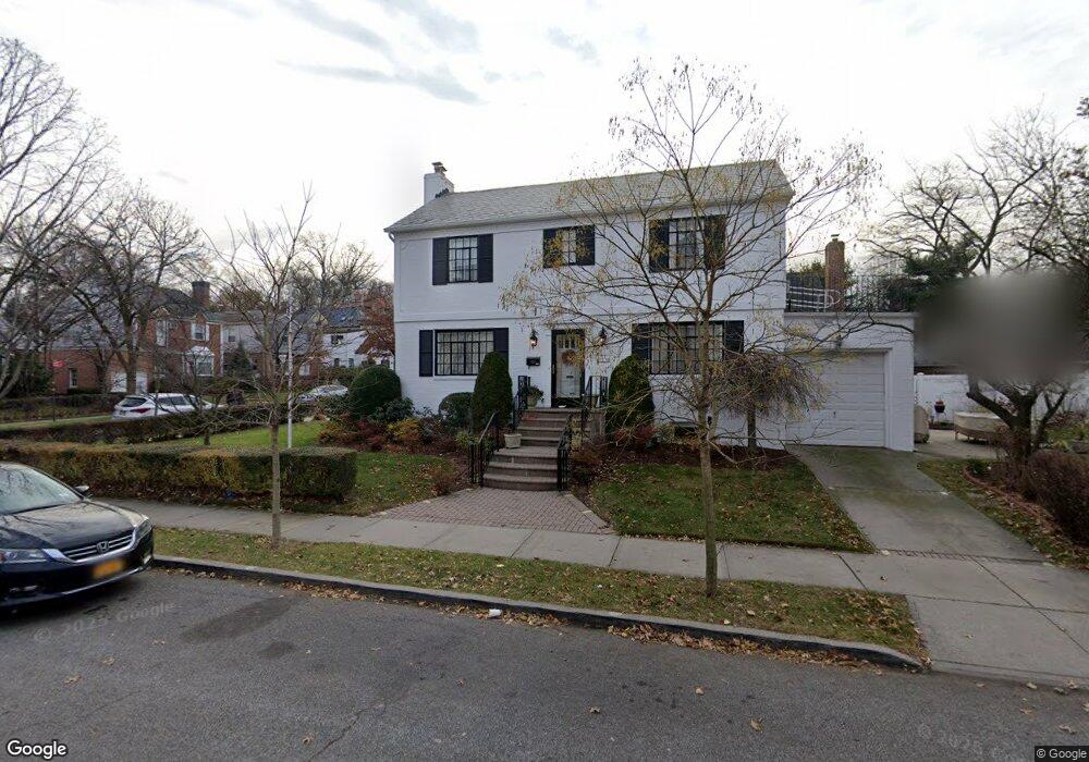 18268 80th Rd, Jamaica, NY 11432 - photo 1