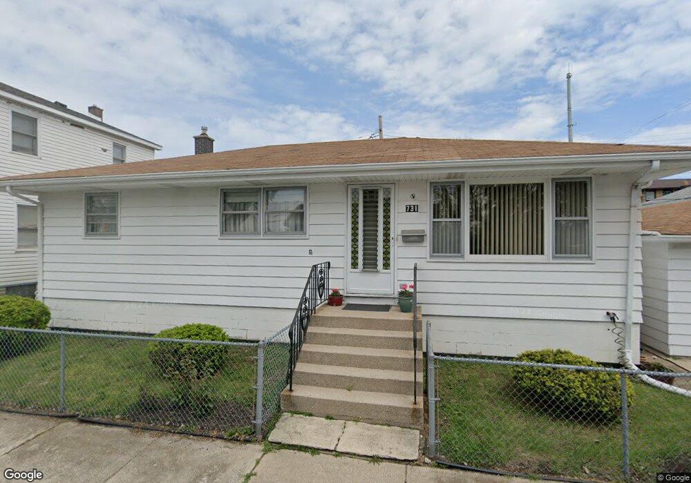 731 Hollywood Ct, Whiting, IN 46394 - photo 1