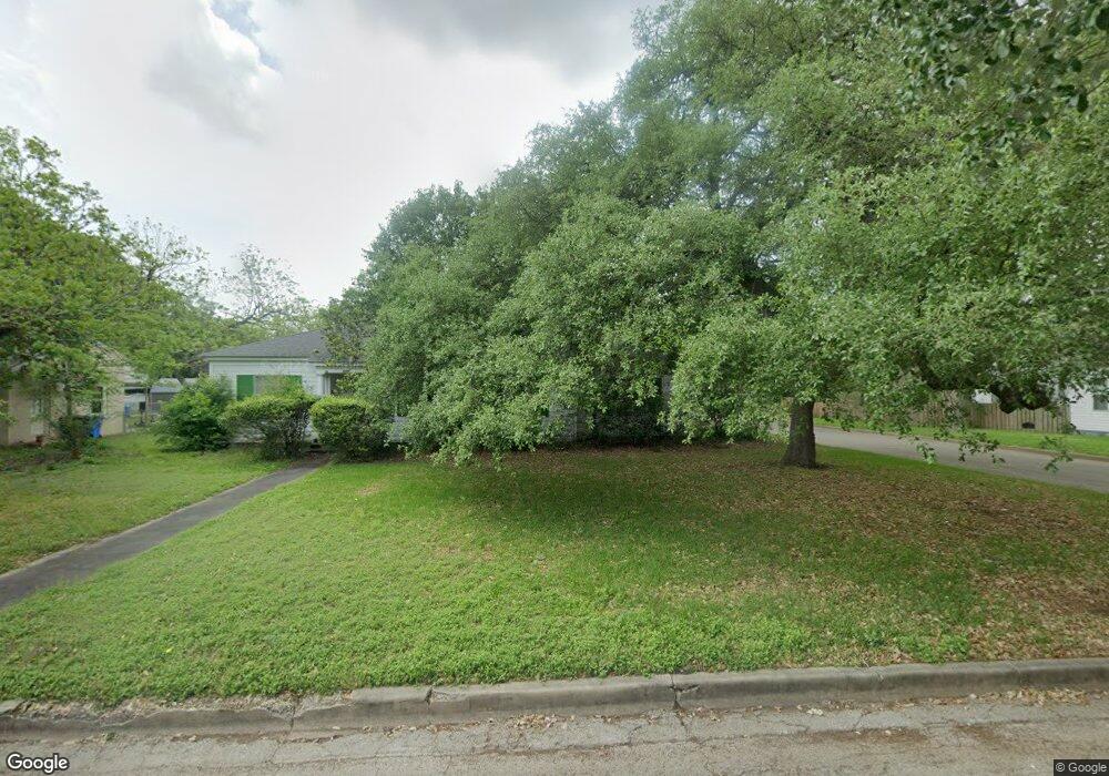 1055 Bismark St, Seguin, TX 78155 - photo 1