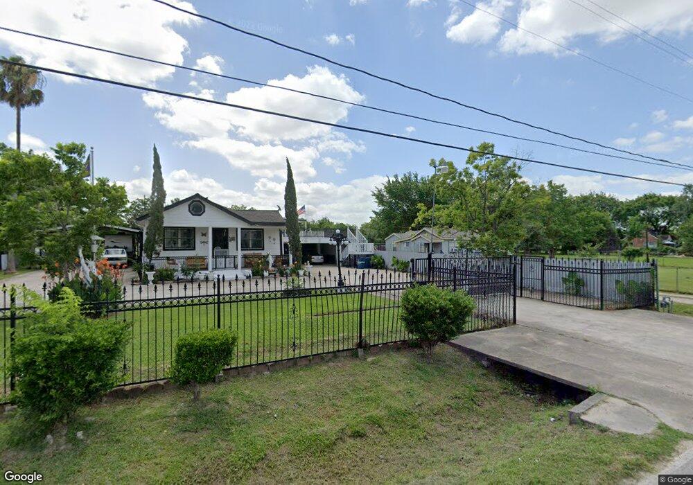 10858 Shady Ln, Houston, TX 77093 - photo 1