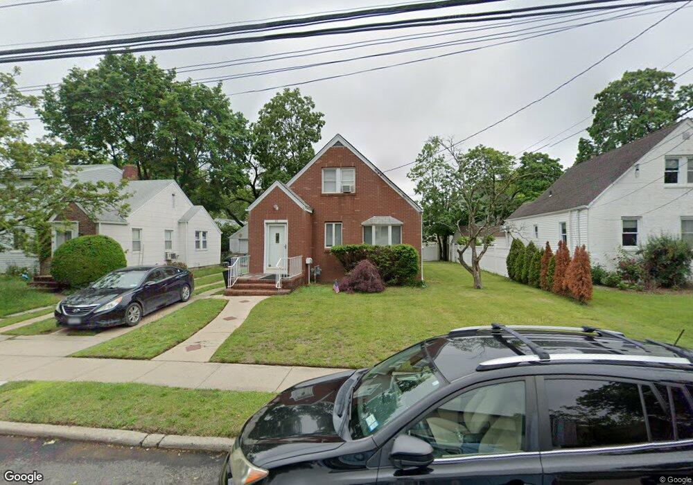 80 Moore St, New Hyde Park, NY 11040 - photo 1