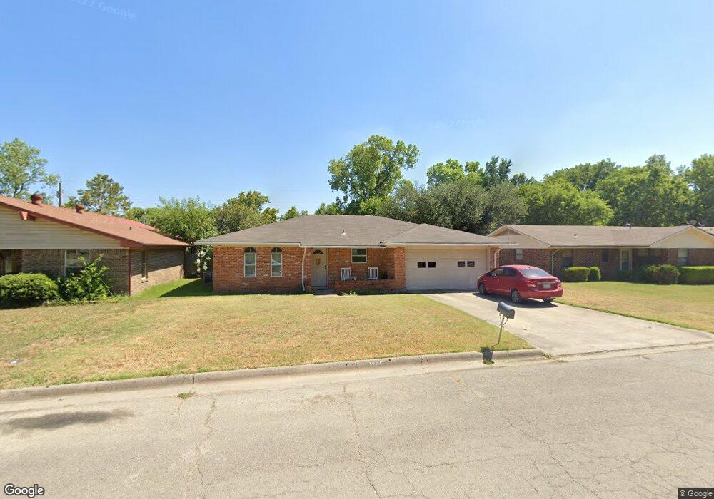 1508 Lynwood St, Gainesville, TX 76240 - photo 1