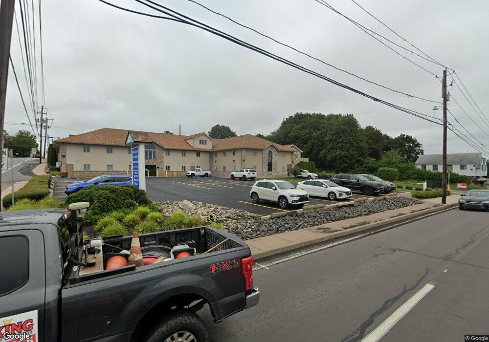 1084 N Sherman Ct, Hazleton, PA 18202 - photo 1