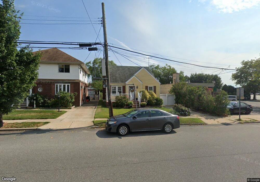 1023 Fenworth Blvd, Franklin Square, NY 11010 - photo 1