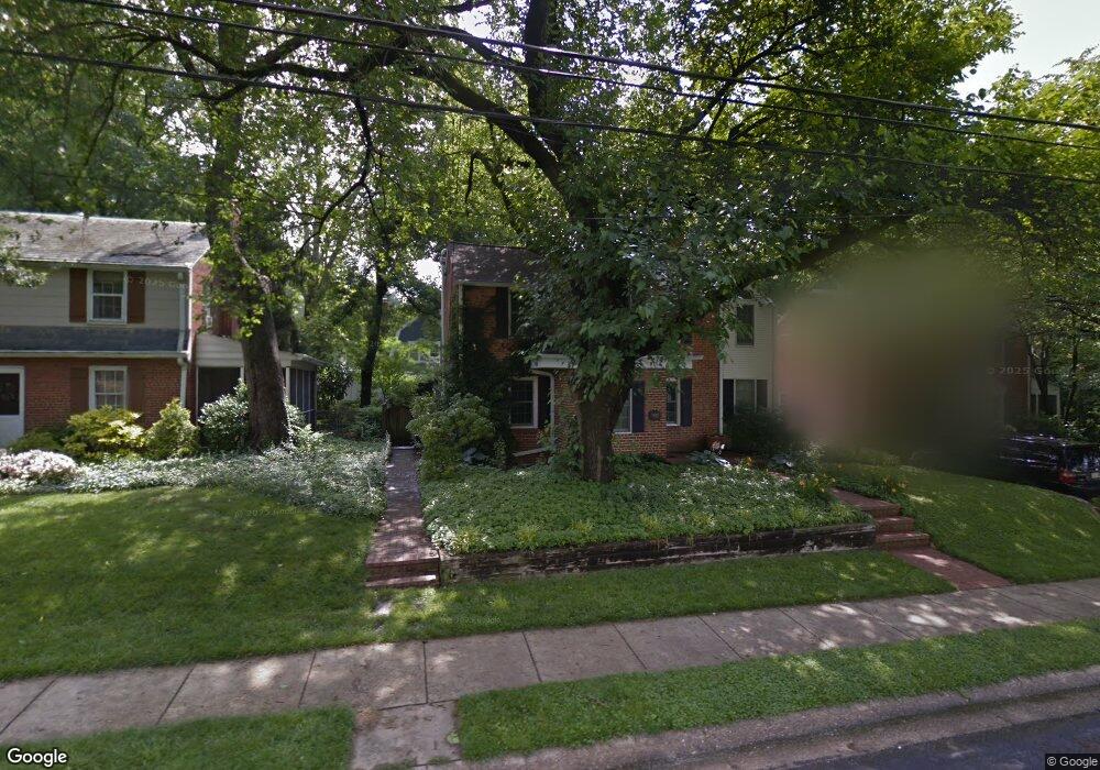 7903 Chelton Rd, Bethesda, MD 20814 - photo 1