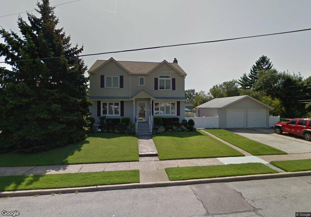 837 Jackson Ave, Franklin Square, NY 11010 - photo 1