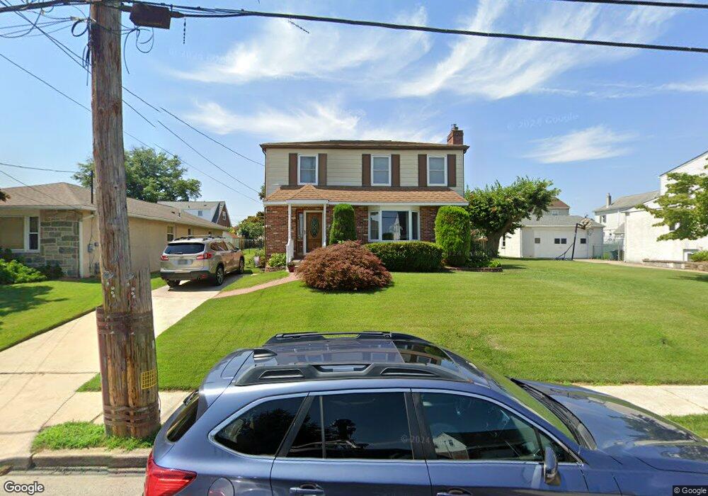 213 Gorsuch St, Folsom, PA 19033 - photo 1