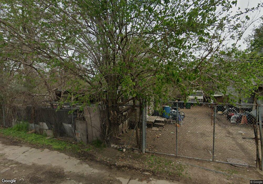 4800 Creekmont Dr, Houston, TX 77091 - photo 1