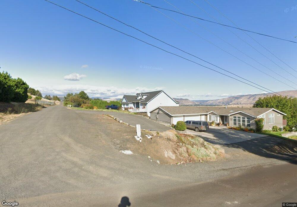 2923 E 9th St, the Dalles, OR 97058 - photo 1