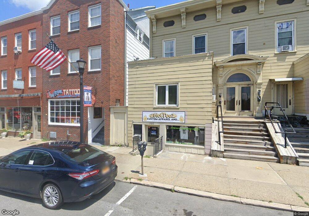 726 Warren St unit 4, Hudson, NY 12534 - photo 1