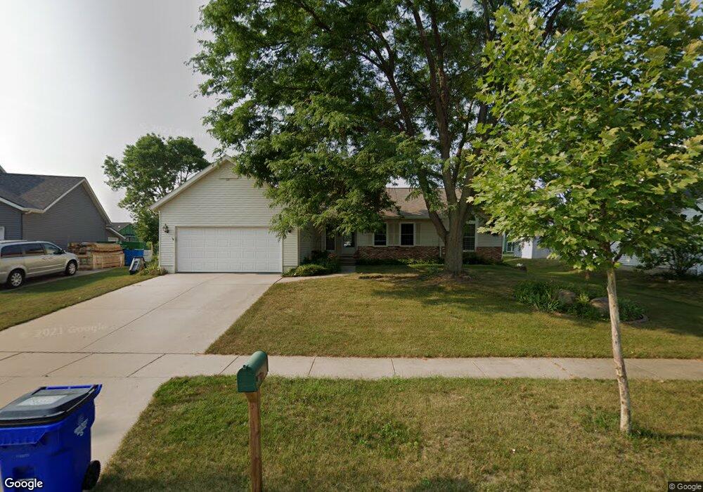 4520 Lancaster Dr NE, Cedar Rapids, IA 52402 - photo 1