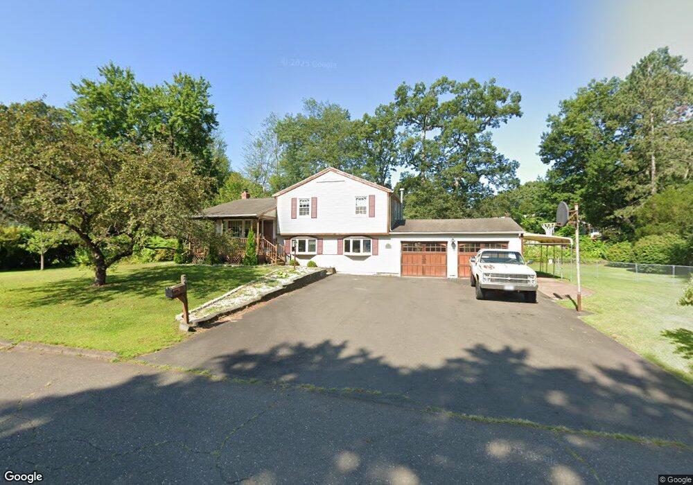 76 Tracy Cir, Windsor Locks, CT 06096 - photo 1