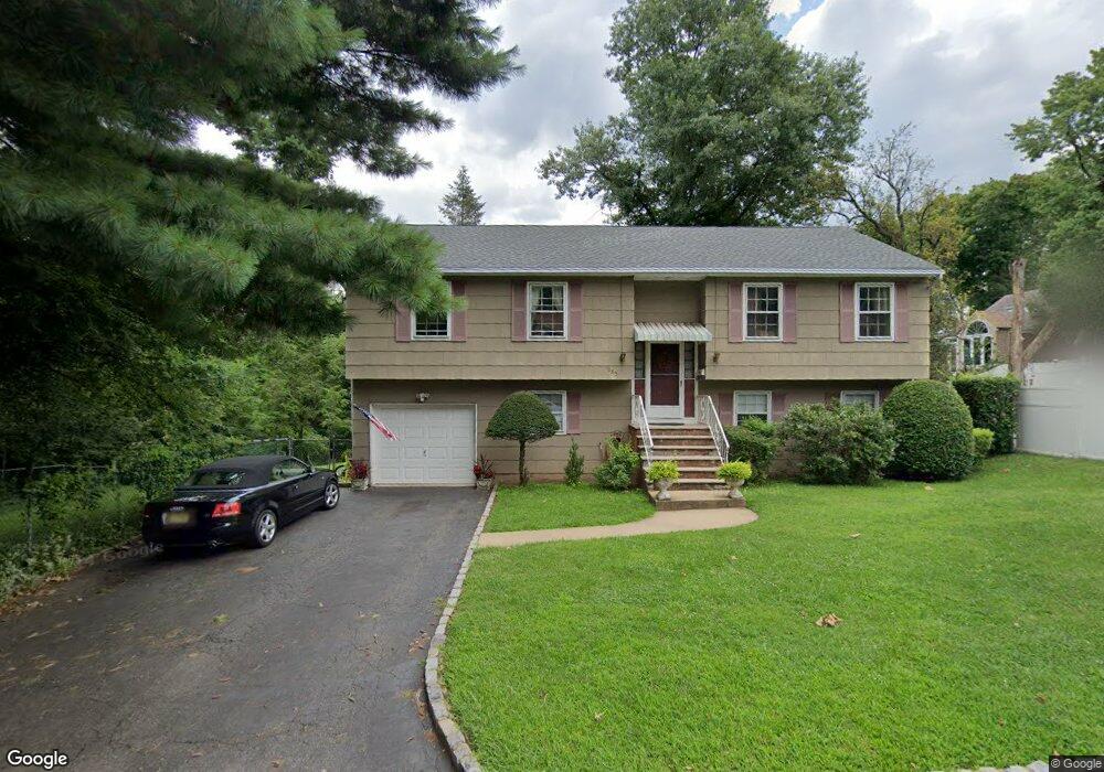 1085 Robin Ln, Union, NJ 07083 - photo 1