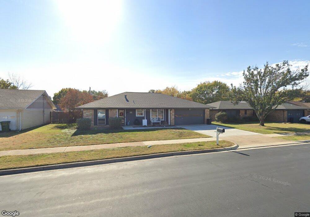 709 Regency Dr, Hurst, TX 76054 - photo 1