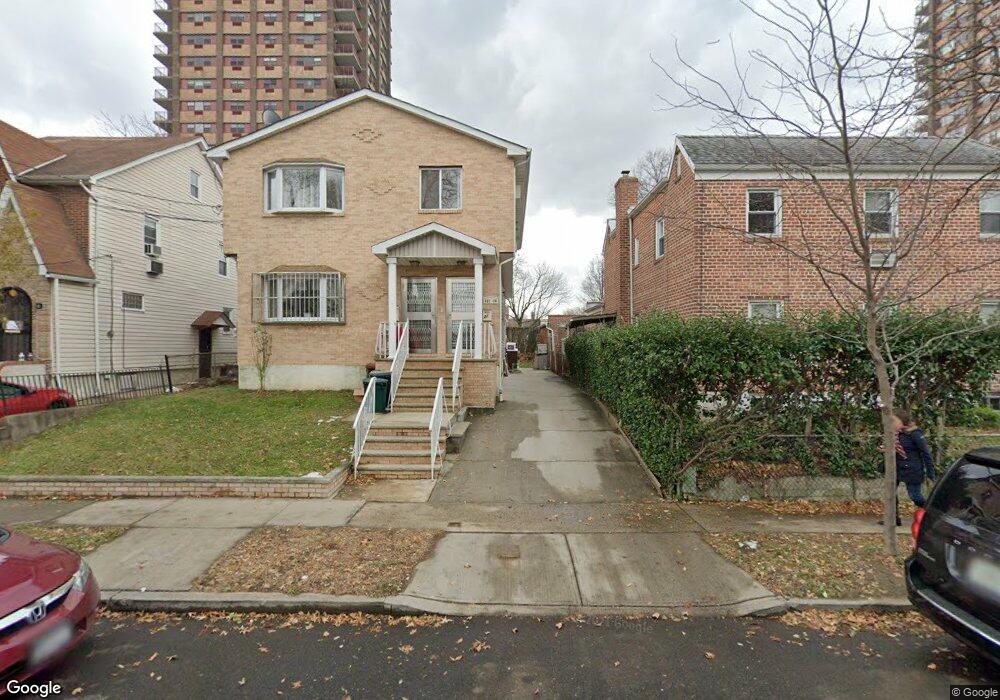 6505 161st St, Fresh Meadows, NY 11365 - photo 1