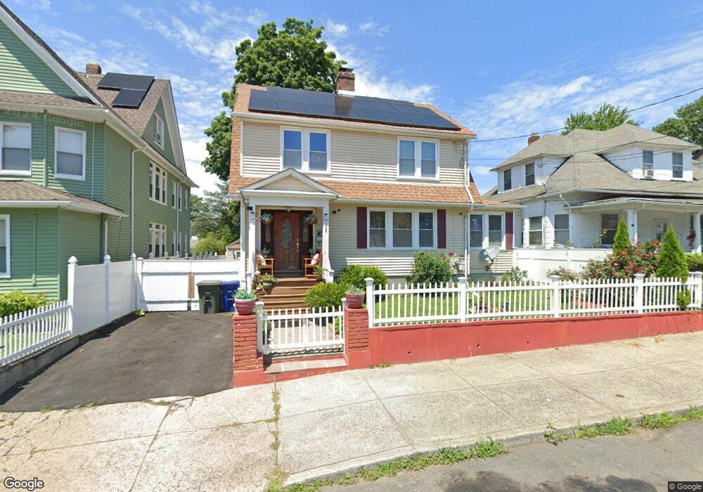 136 Thorme St, Bridgeport, CT 06606 - photo 1