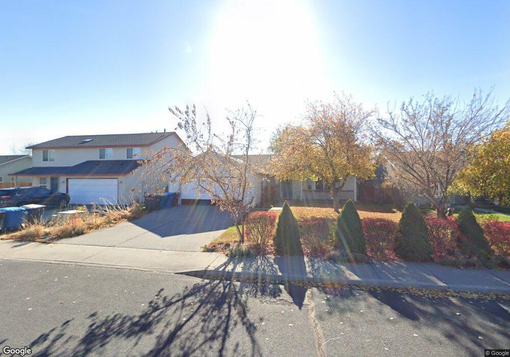 720 NE Negus Place, Redmond, OR 97756 - photo 1